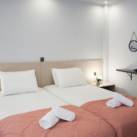Big Max Guesthouse Kávos Екстериор снимка
