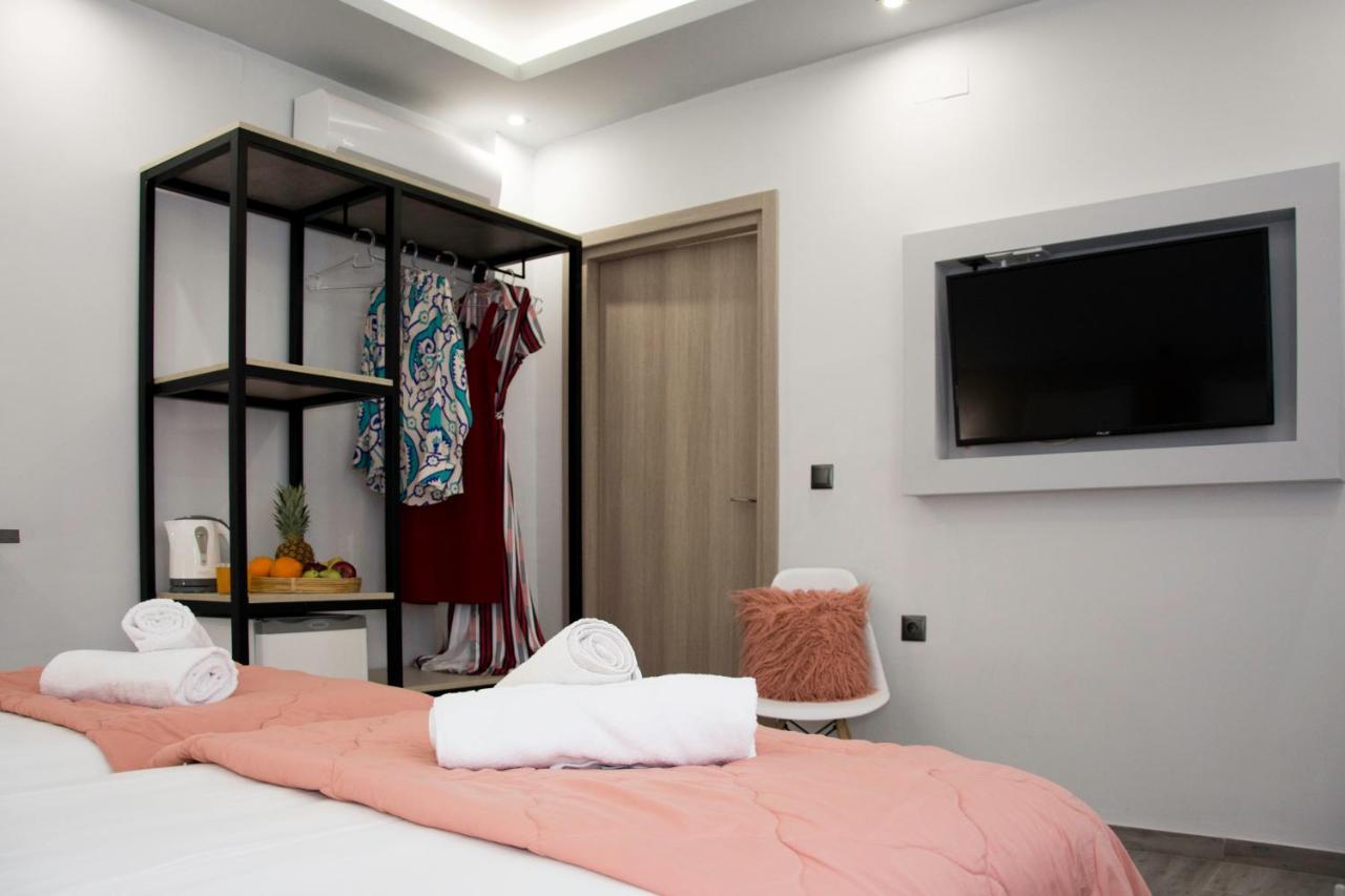 Big Max Guesthouse Kávos Екстериор снимка