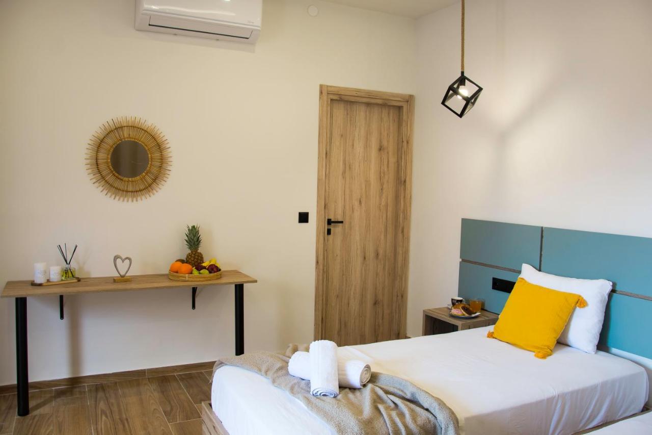 Big Max Guesthouse Kávos Екстериор снимка