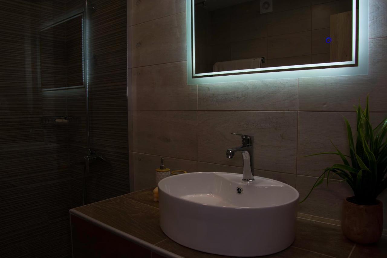Big Max Guesthouse Kávos Екстериор снимка