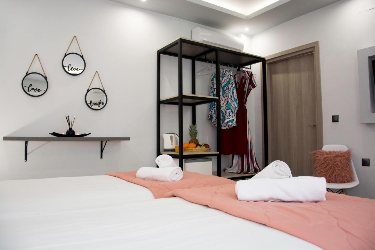 Big Max Guesthouse Kávos Екстериор снимка