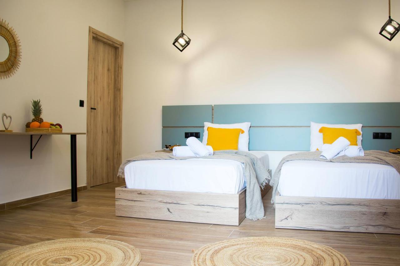 Big Max Guesthouse Kávos Екстериор снимка