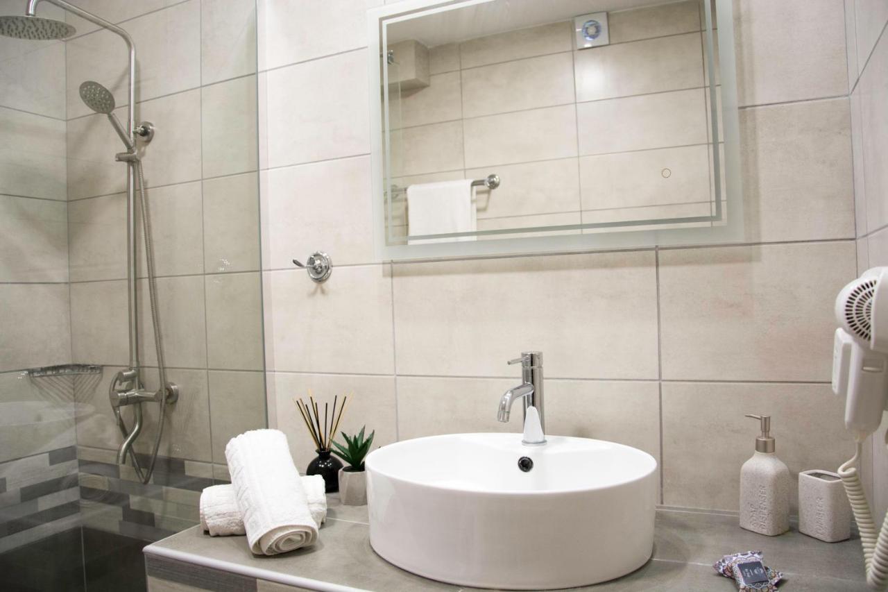 Big Max Guesthouse Kávos Екстериор снимка