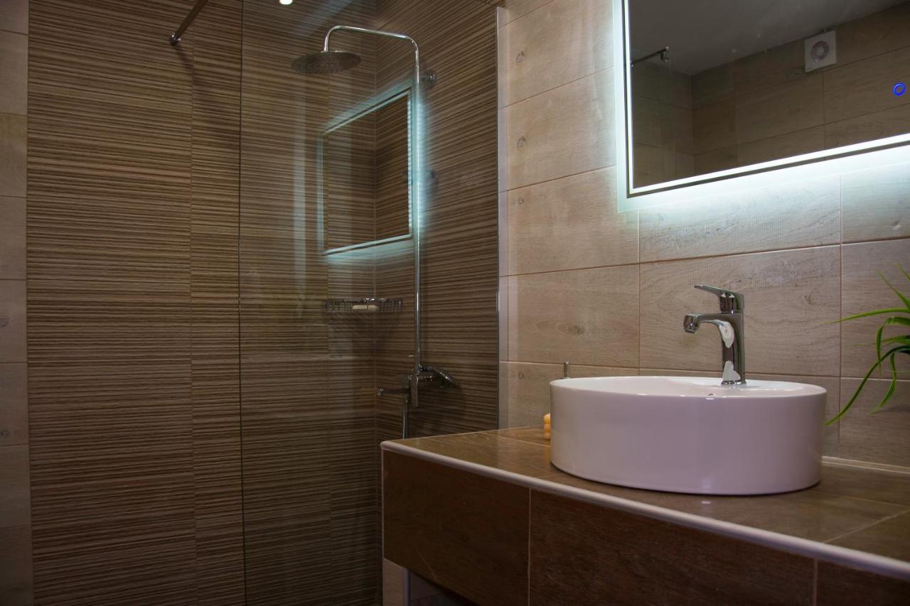 Big Max Guesthouse Kávos Екстериор снимка