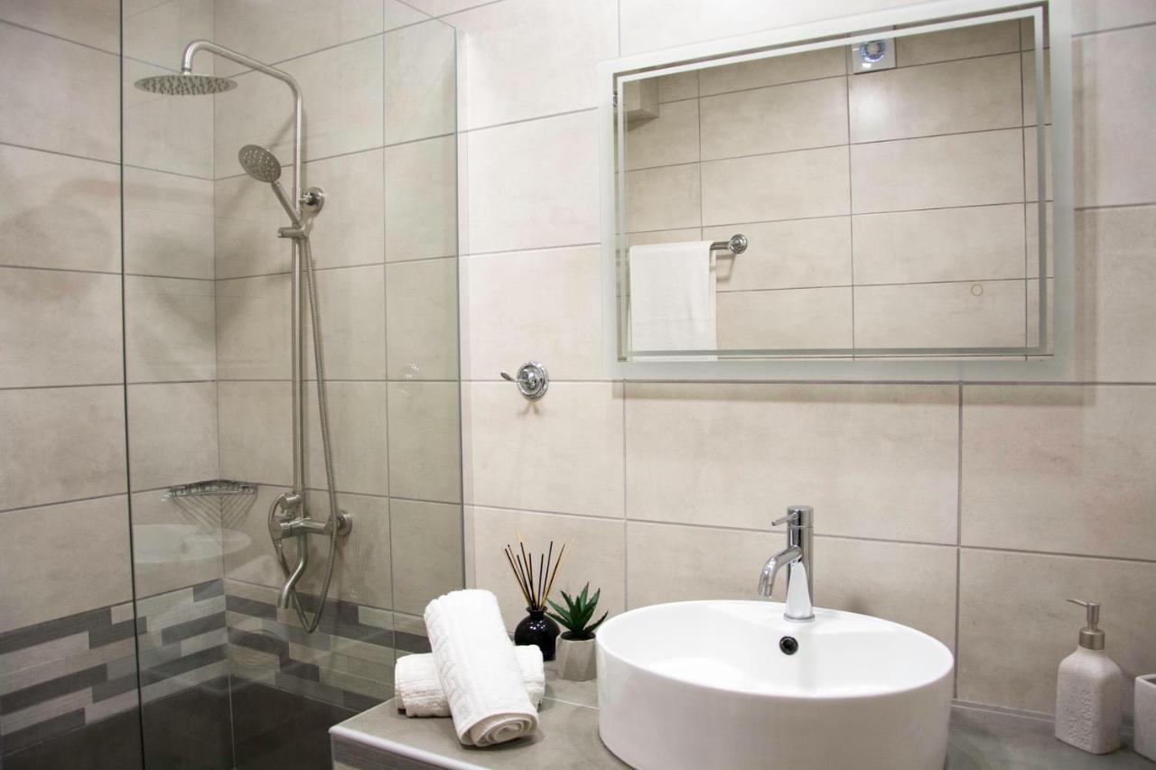 Big Max Guesthouse Kávos Екстериор снимка